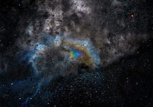 Bigpicture.ru Иллюзорные галактики и созвездия из бензина и масла на асфальте