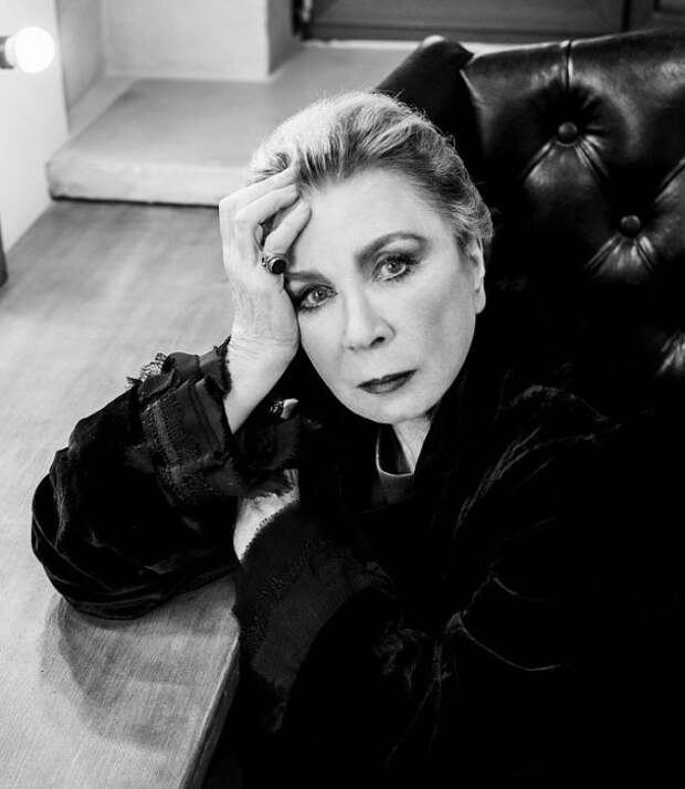 О чём молчит Алла Демидова