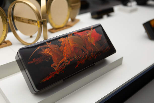 Геннадий Ларишев, шкатулка «За власть Советов!», Федоскино, 1966 год