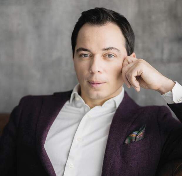 Родион Газманов: Преклоняю колено перед каждой из вас