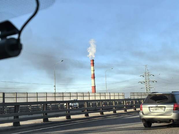 Специалисты проверили воздух после появления черного облака в Петербурге