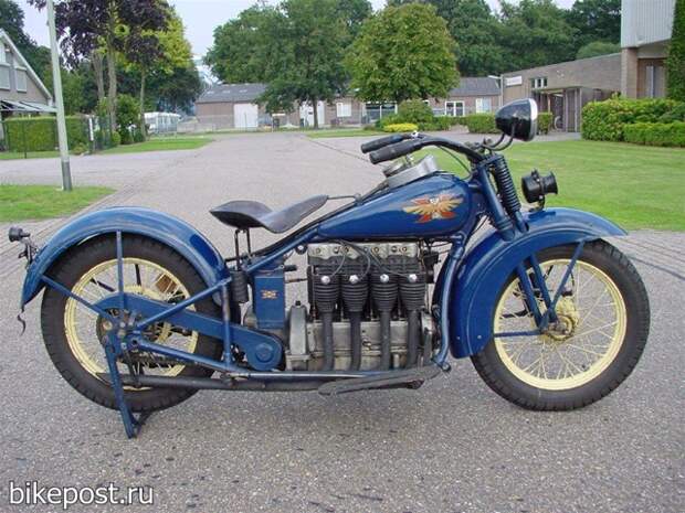 Старинный мотоцикл Henderson KJ 1930