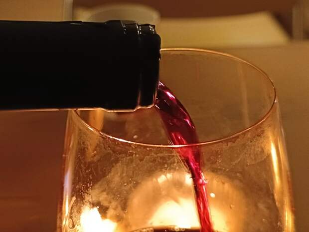 В Минздраве объяснили, как алкоголь воздействует на кожу