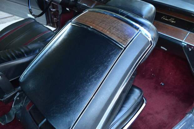 Редкий Imperial Crown Coupe 1967 года продают на аукционе (69 фото)