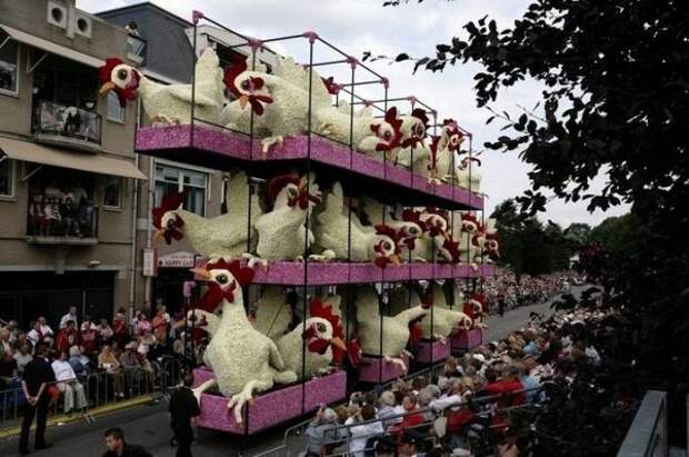 Скульптуры из цветов на параде Bloemencorso Zundert (21 фото)