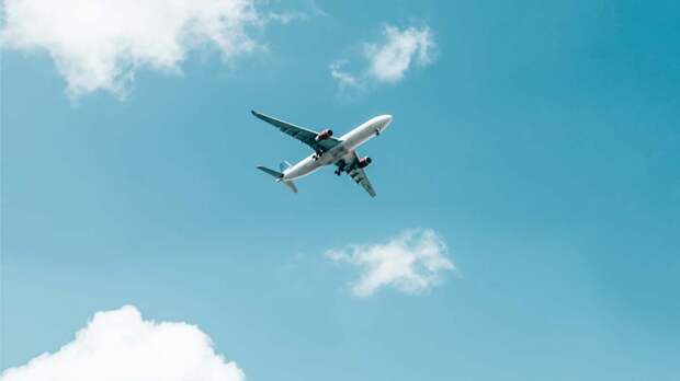 Самолеты, следующие в Геленджик, уходят на запасные аэродромы из-за ветра