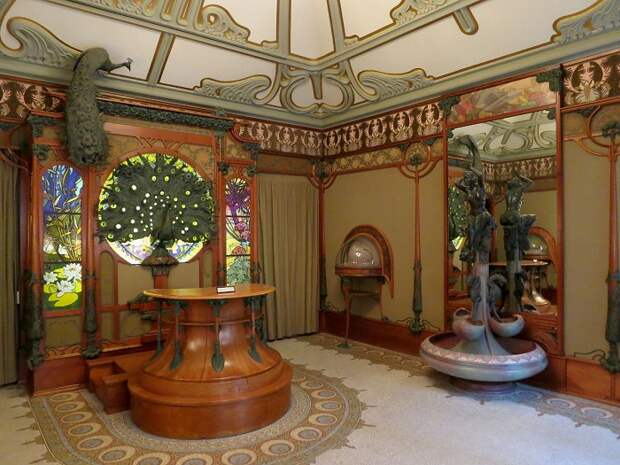 Интерьер ювелирного дома Жоржа Фуке, оформленный Альфонсом Мухой. | Фото: upload.wikimedia.org. Интерьер ювелирного дома Жоржа Фуке, оформленный Альфонсом Мухой. | Фото: upload.wikimedia.org.