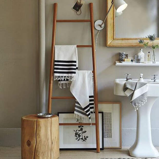 Вешалка для полотенец в ванную — разновидности, преимущества и способы установки
