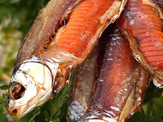 Разыскиваемого за кражу поймали при курьезных обстоятельствах: подавился рыбной костью