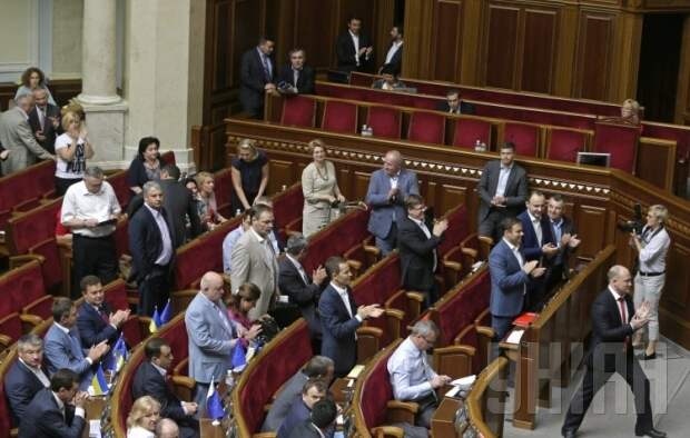 Распад правящей коалиции Верховной Рады: Украинский парламент может быть распущен Распад правящей коалиции Верховной Рады: Украинский парламент может быть распущен