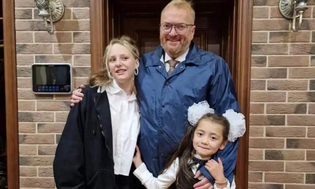 Из шестерых детей трое приемные: что известно о семье депутата Виталия Милонова, оскорбившего Викторию Боню