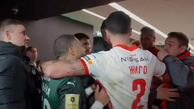 «Спартак» показал видео потасовки Ещенко с Вильеной в перерыве матча с «Краснодаром»