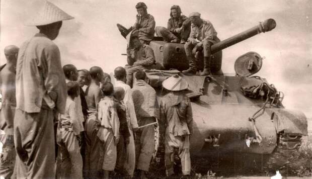 Советские танки в Манчжурии, 1945 г.