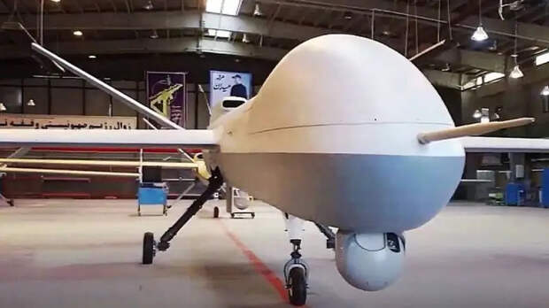 Американская АУГ пытается сбежать от иранского дрона, уходя за радиус действия ПКР