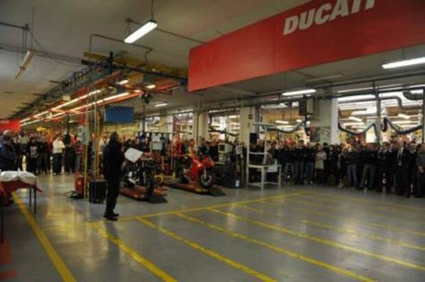Первый Ducati в 1199 Panigale сошел с конвейера