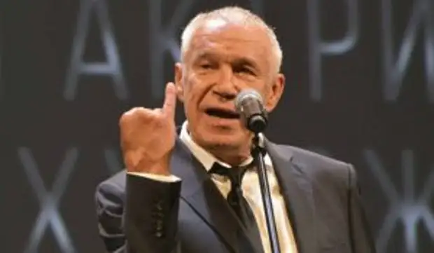 «Сколько ты меня можешь пичкать этим?!» сын-подросток взбунтовался против методов воспитания Гармаша