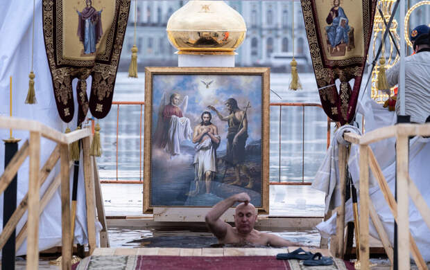 Купаться на Крещение: что говорит врач, и кому стоит отказаться