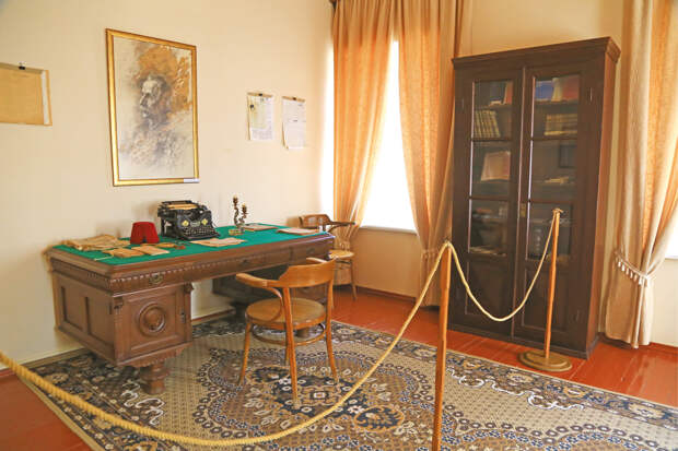 Заложил украшения жены, дружил с цензорами и спас Бахчисарай: что правда, а что миф в биографии Гаспринского