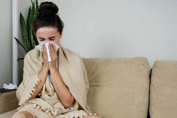 Врач Исаев: курение и алкоголь утяжеляют симптомы аллергии на цветение