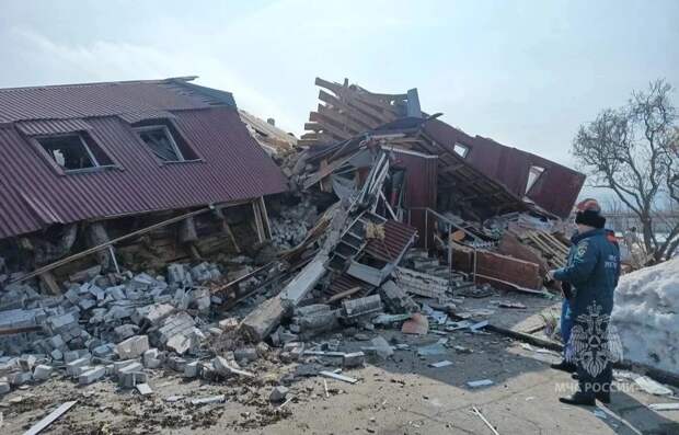 Под Самарой рядом со смертельным пожаром взорвался частный дом