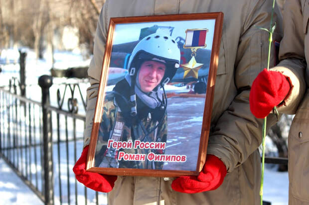 Юнармейцы отряда «Патриоты Забайкалья» приняли участие в митинге в память Героя России – военного летчика Романа Филиппова