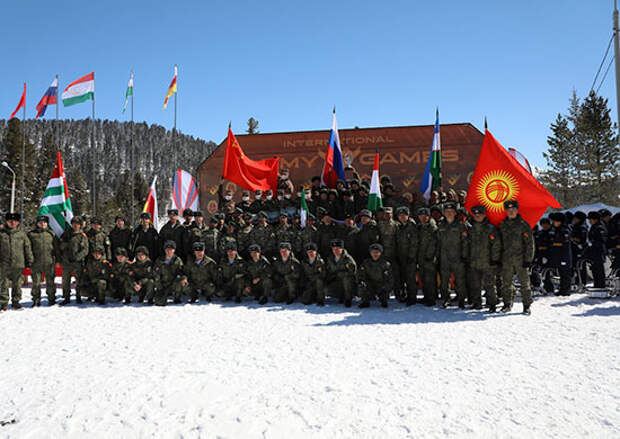 Команда России стала победителем в конкурсе горных подразделений по ски-альпинизму «Саянский марш - 2022»