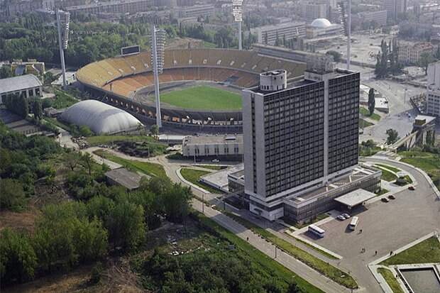 Центральный стадион и гостиница «Русь» в Киеве