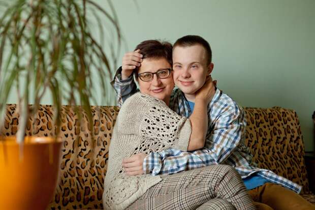 Первый в Украине выпускник вуза с синдромом Дауна устроился на работу