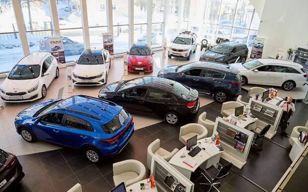 Склады забиты, но скидок не будет: почему в РФ не предвидится распродаж авто?