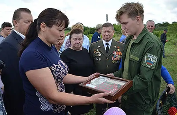 Село кантемировка воронежская область. Кантемировка воронежская область. Кантемировка мемориальный комплекс. Кантемировка на 3 дня. Погода в кантемировке.
