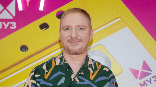 «Это никакой не интеллект»: солист «Братьев Грим» про ИИ