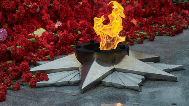 ВОСКРЕШЕНИЕ ГЕРОЯ: СЕМЬ ПОДВИГОВ ВЕЛИКОЙ ОТЕЧЕСТВЕННОЙ, ПОВТОРЁННЫЕ В СВО