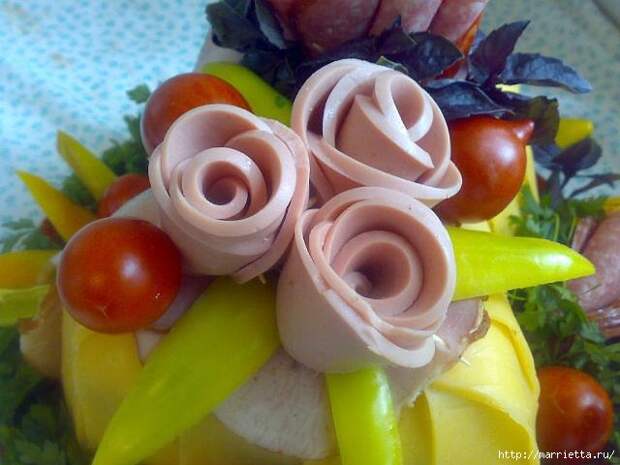 Розы и корзинки из ветчины, тюльпаны из помидоров и другие красивые вкусности (13) (640x480, 150Kb)