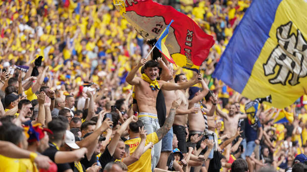 Le Parisien: румынские фанаты вывесили флаг ДНР и скандировали «Путин» во время матча с Украиной