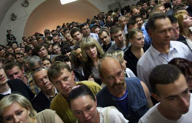 Почему в России власть всегда пользуется народным терпением и почему "надо немножко потерпеть" у нас растягивается на века?