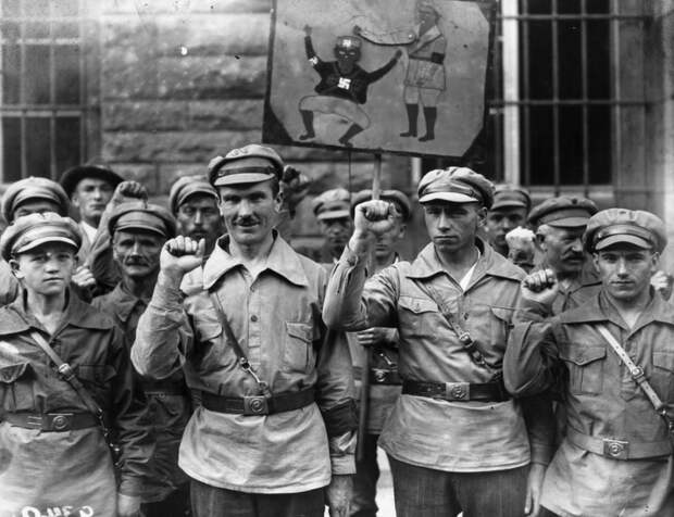 У России есть множество союзников во многих западных странах, поэтому ей необходимо вернуться к...