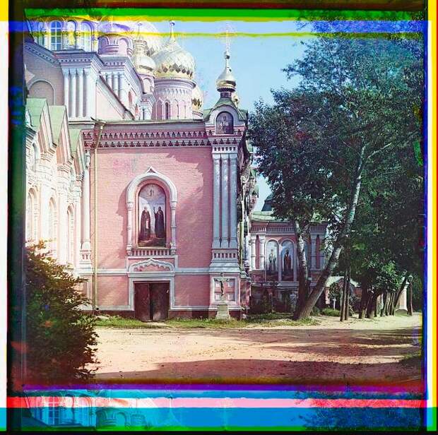 Bogoi︠a︡vlenskīĭ zhenskīĭ monastyrʹ. Kostroma