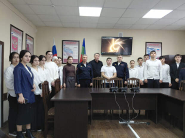 В КЧР отдел полиции открыл двери для учащихся колледжа в рамках «Студенческого десанта»