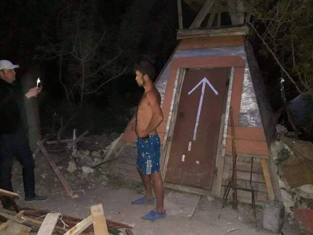 Севастопольская полиция проверила жителей дикого лагеря на склоне Фиолента
