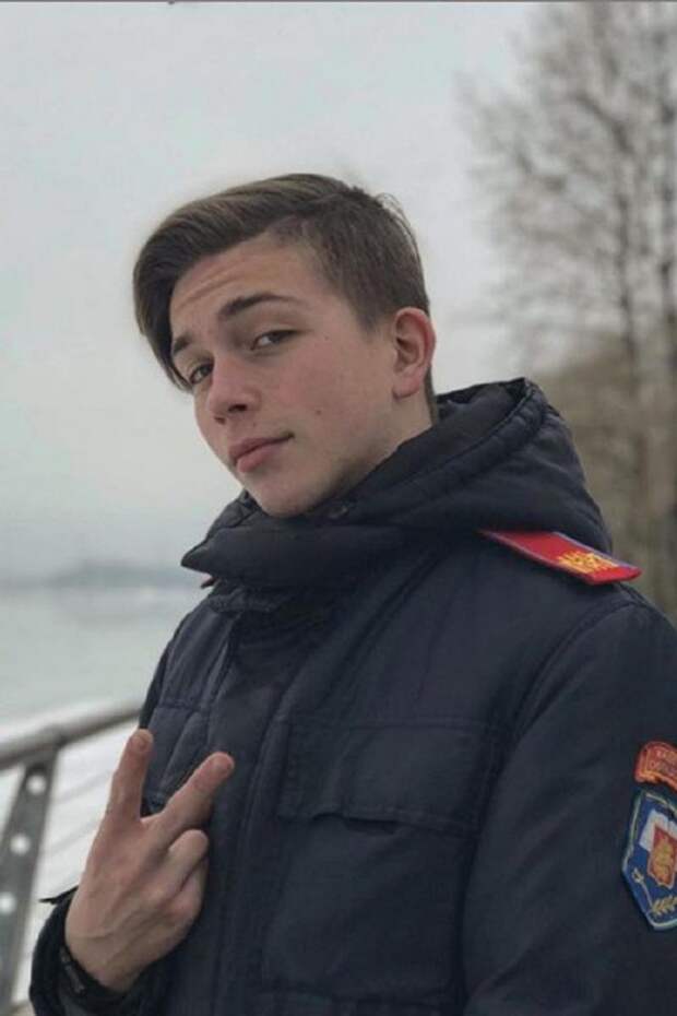 Алена Свиридова похвасталась в сети младшим сыном, который вырос красавцем-кадетом