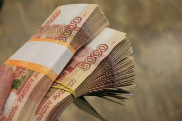 В Екатеринбурге мошенники убедили восьмиклассницу оформить на маму кредит и перевести им свыше трехсот тысяч рублей