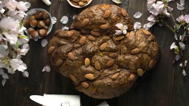 Герой шоу «Тонкий вкус» Кошкодан поделился рецептом кулича с 3 видами шоколада