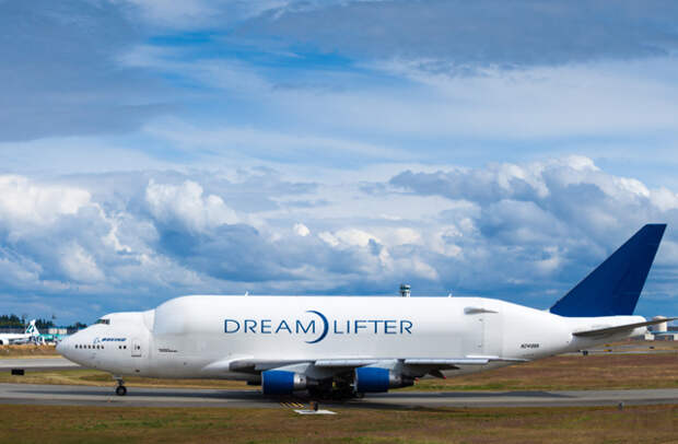 Самый объемный грузовой самолет: Boeing 747 Dreamlifter