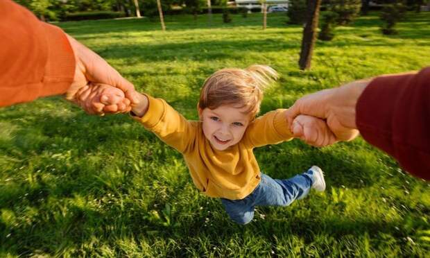 Афиша: куда сходить с детьми — ярмарка искусства, ледовое шоу, премьера фильма «Крылья любви» и другие события весны