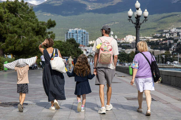 Праздник во имя будущего: в Крыму рассказали о ценности Дня многодетной семьи