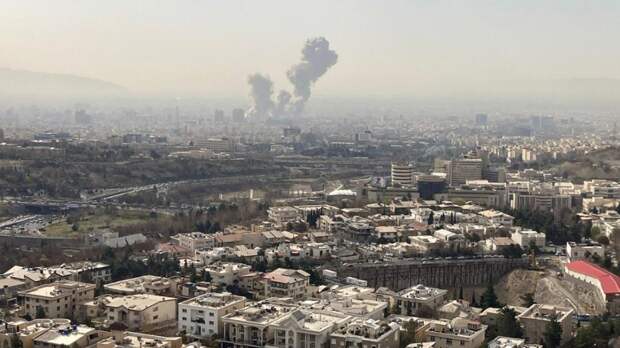 США и Израиль нанесли удары по Тегерану