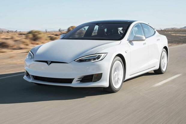 Tesla начала ставить машины на хранение в аэропортах и стоянках супермаркетов