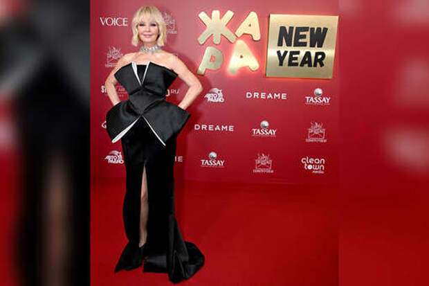 Певица Валерия сообщила, что ее сын и мать не планируют уезжать из Дубая