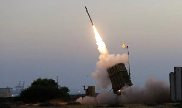 Израильские военные перехватили ракету над курортом Эйлат