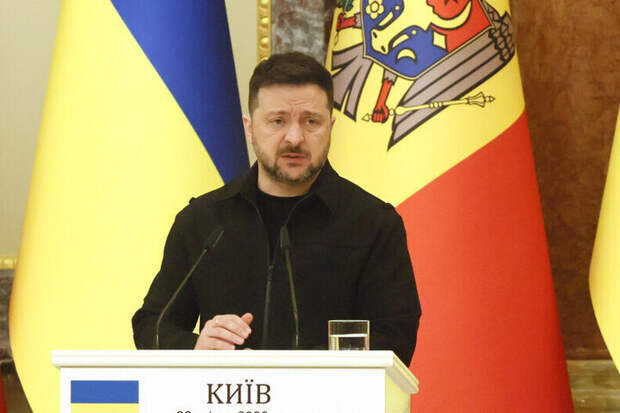 Зеленский обещает  ввести спецконтракты для пехоты